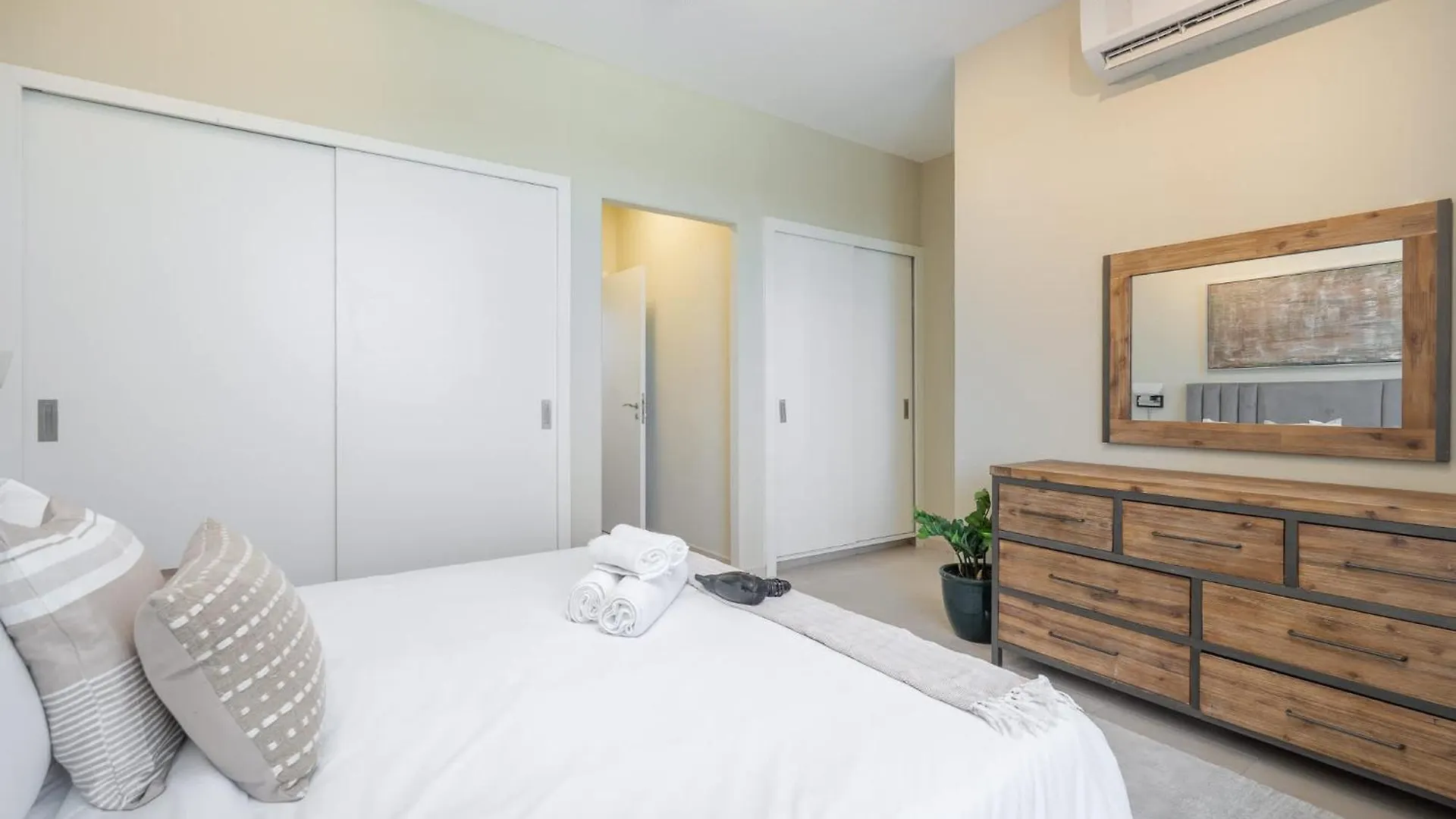 Elegant Villa Escape Perfect For Families Dubai Förenade Arabemiraten