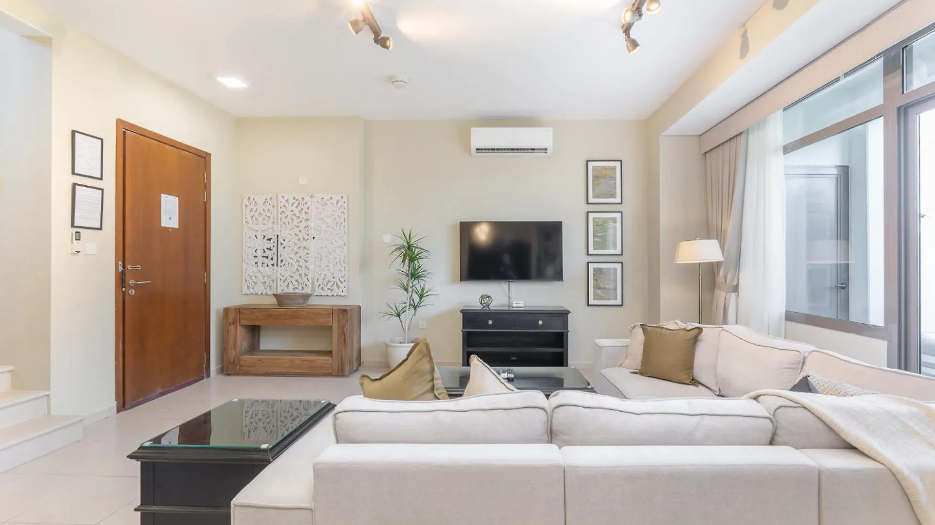 Elegant Villa Escape Perfect For Families Dubai United Arab Emirates